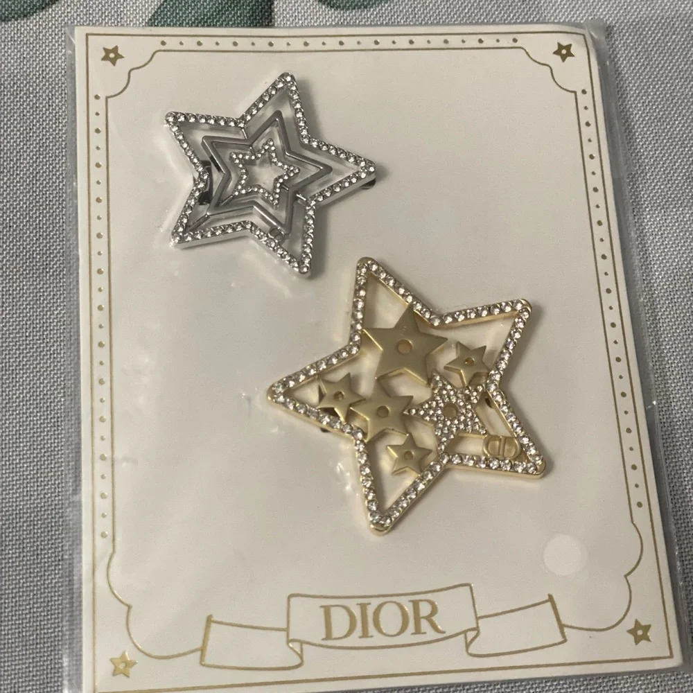 Dior Beauty 2025 Holiday Limited Edition Gold and Silver Star Hair Clips - Picture 3 of 3